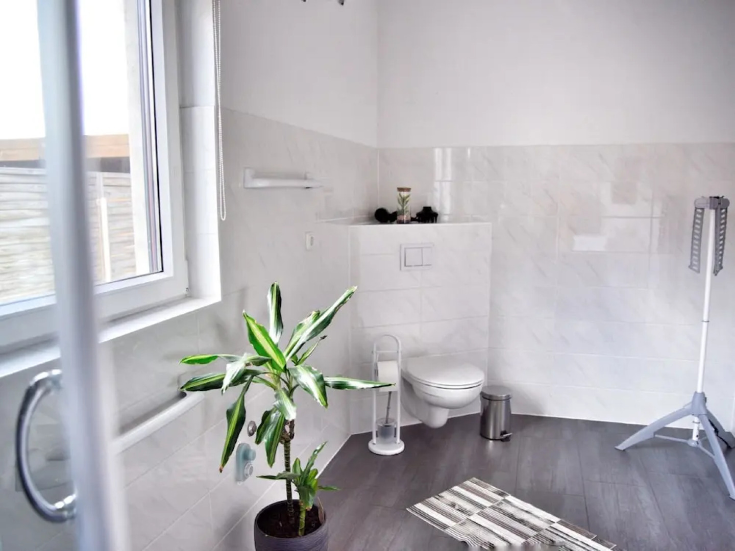 Lagoon View Family Escape