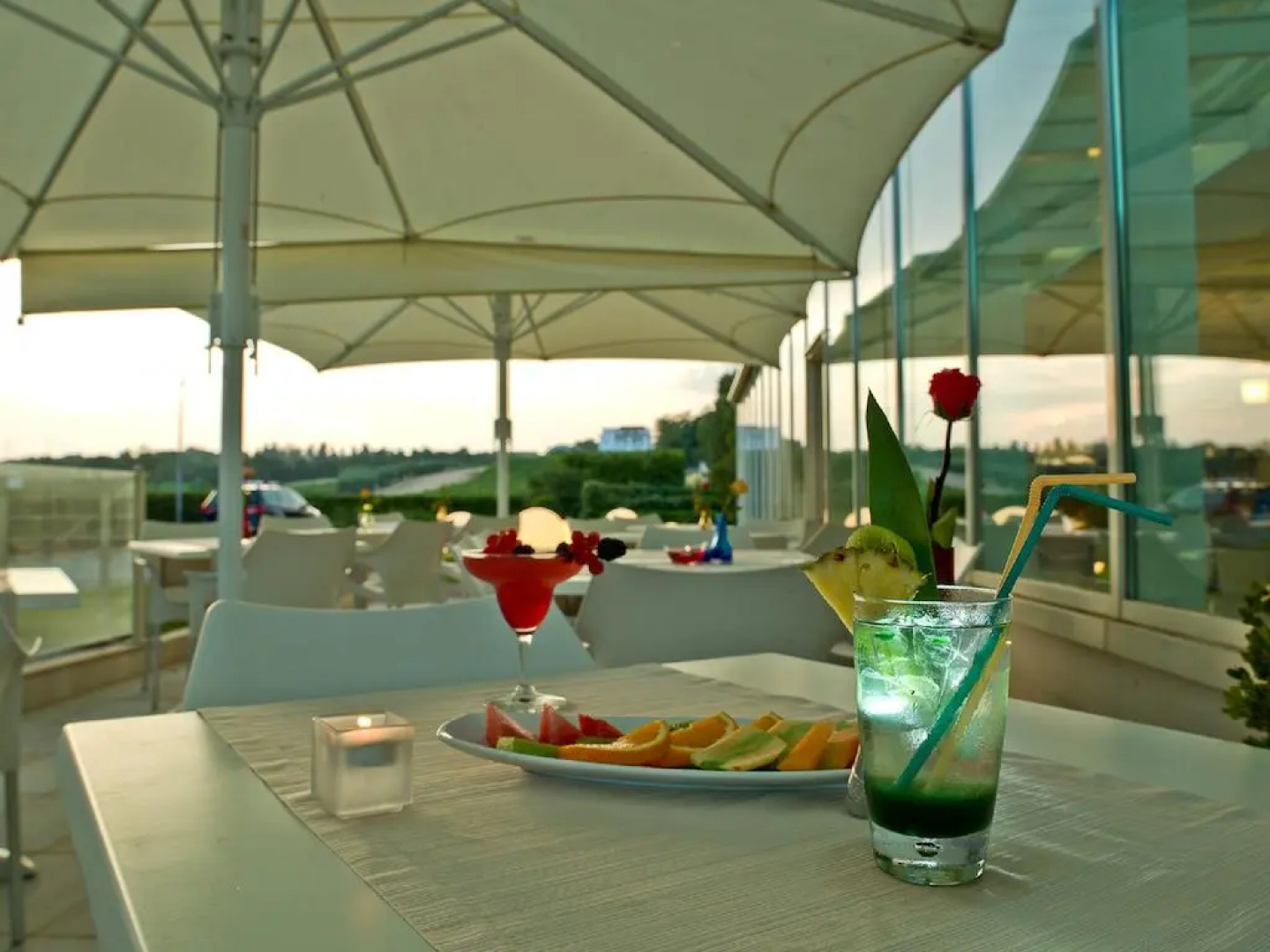 Breaking Business Hotel