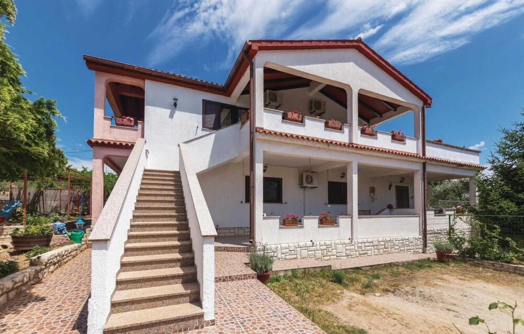 Beautiful Home in Peruski With Wifi and 2 Bedrooms