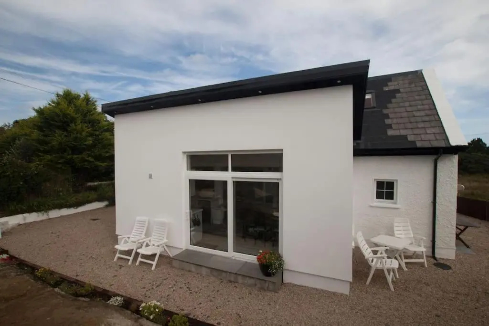 Cosy 3 bedroom seaside cottage