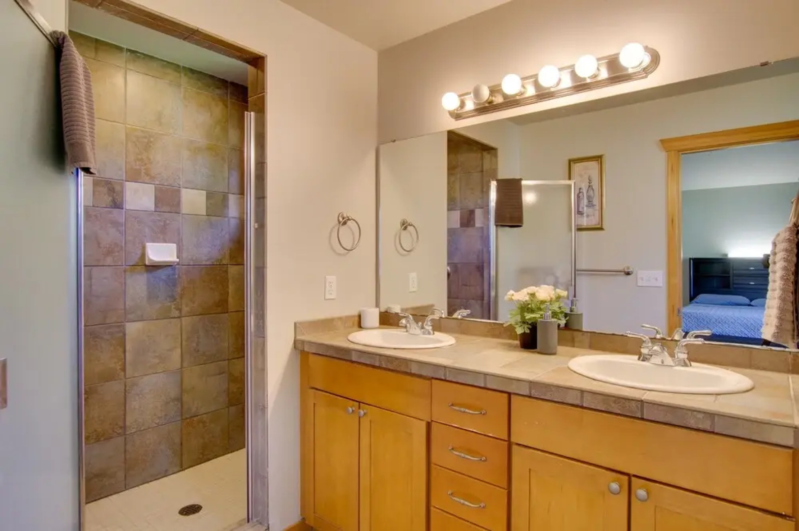 Charming Everett Townhome - 3 Mi to Downtown!