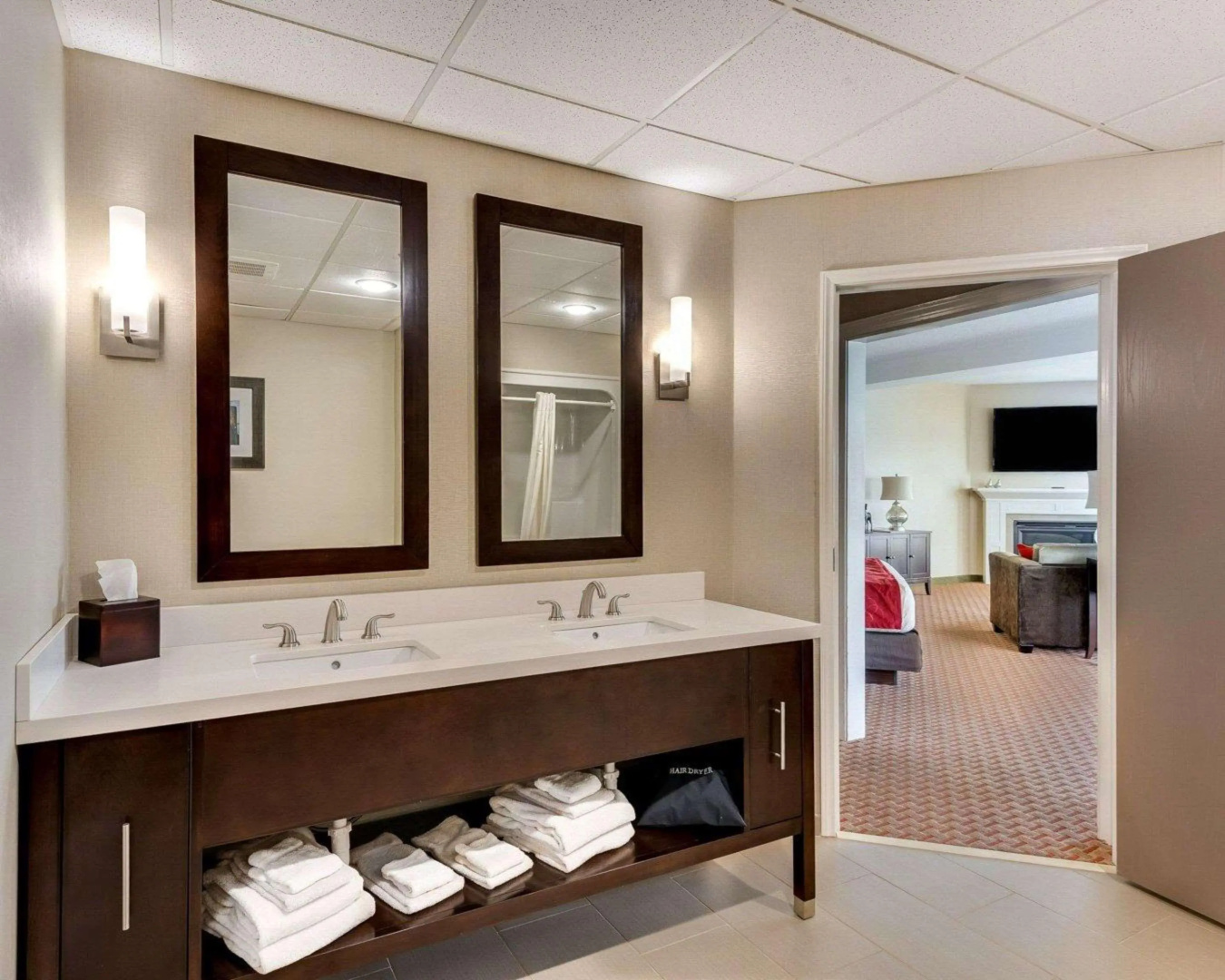 Comfort Suites Chincoteague Island Bayfront Resort