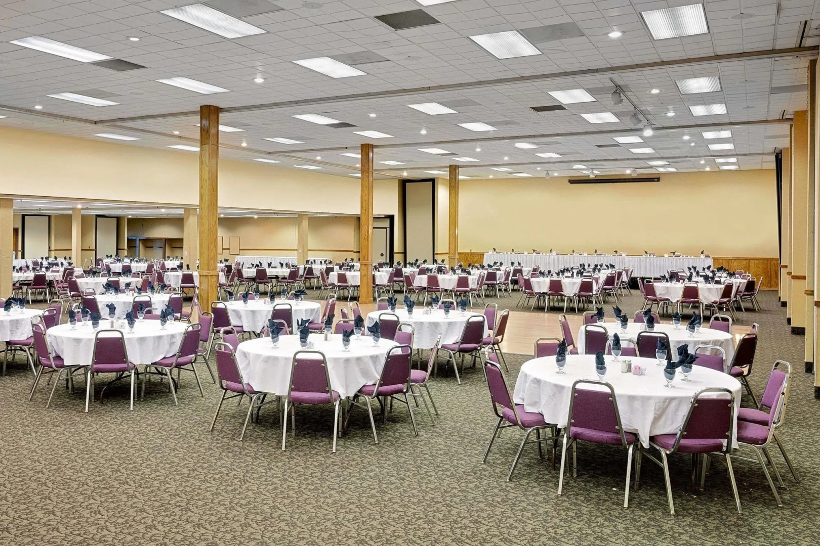 Ramada Hotel & Conference Center by Wyndham Mitchell