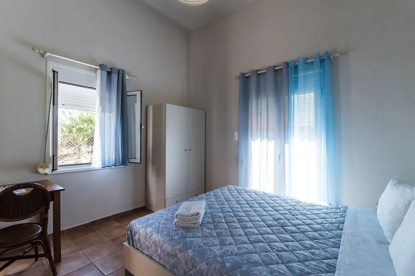 Room in Guest Room - Private Yard Studio 8 km - 5min Away From Malia