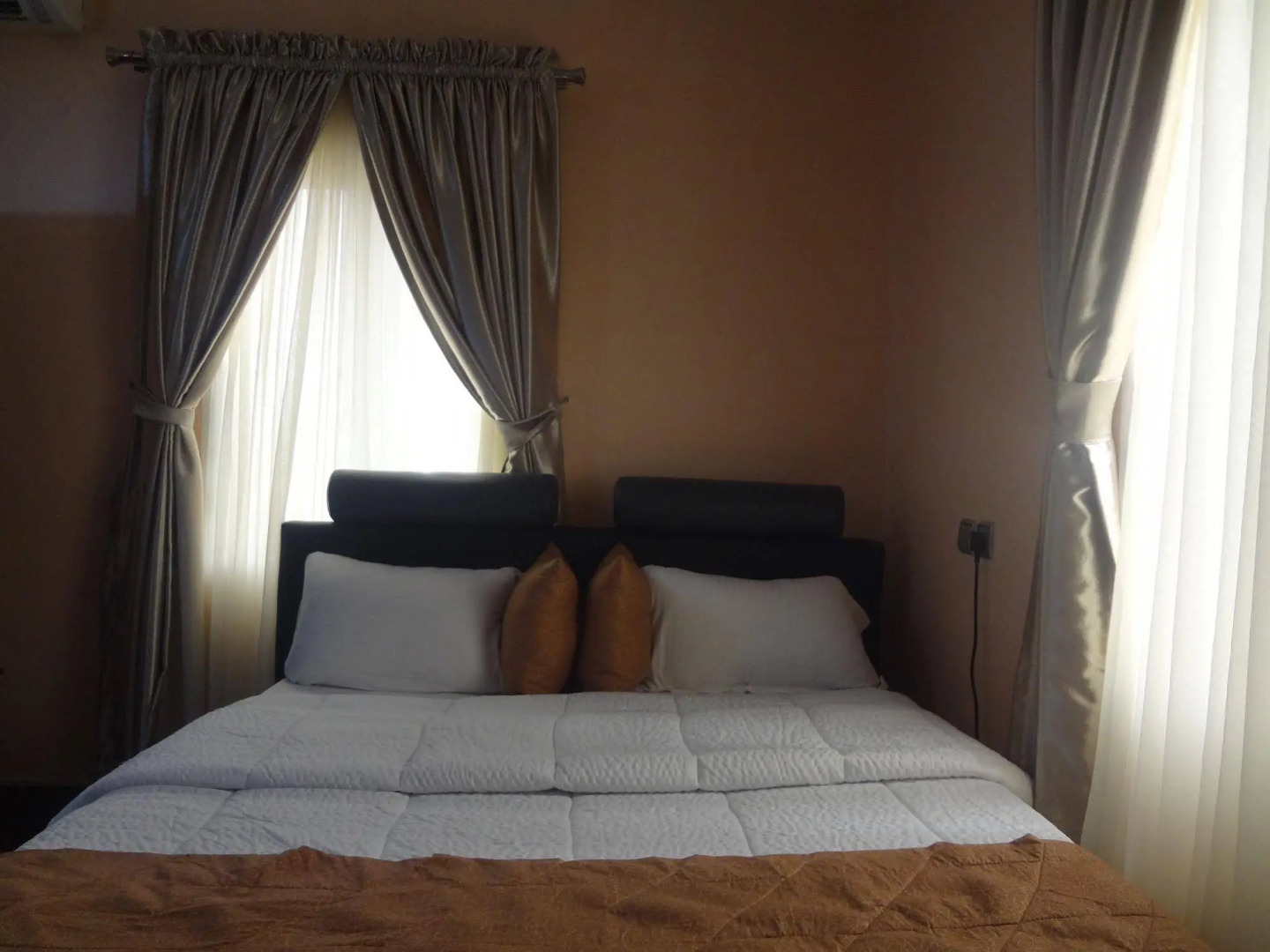 Kings Avenue Apartments