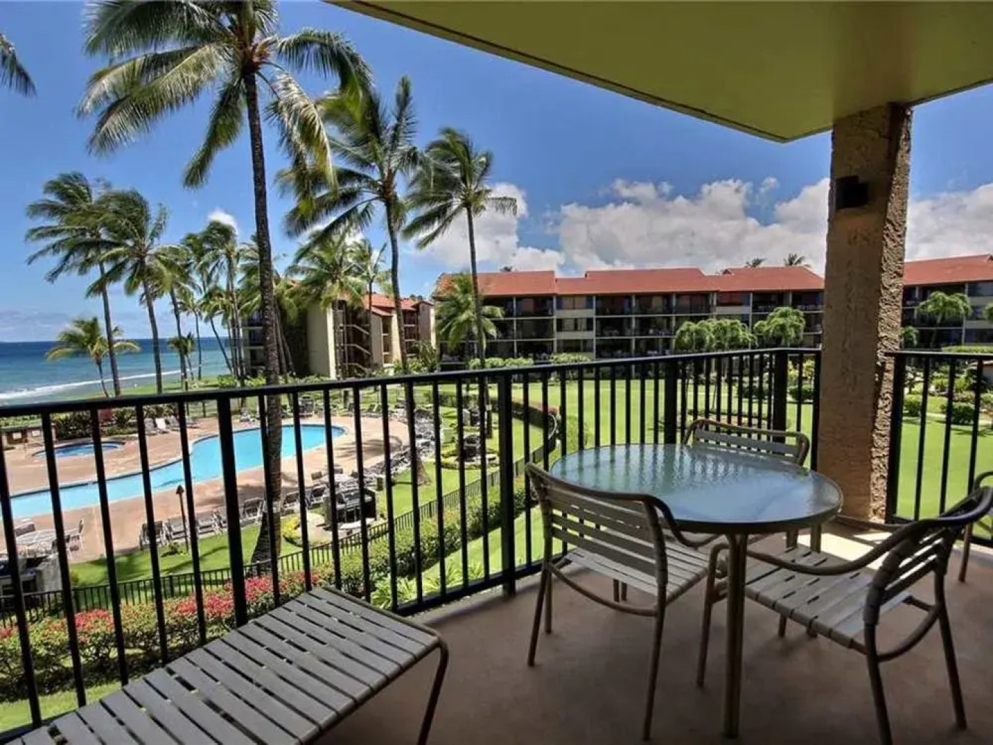 Pohailani 128 by RedAwning