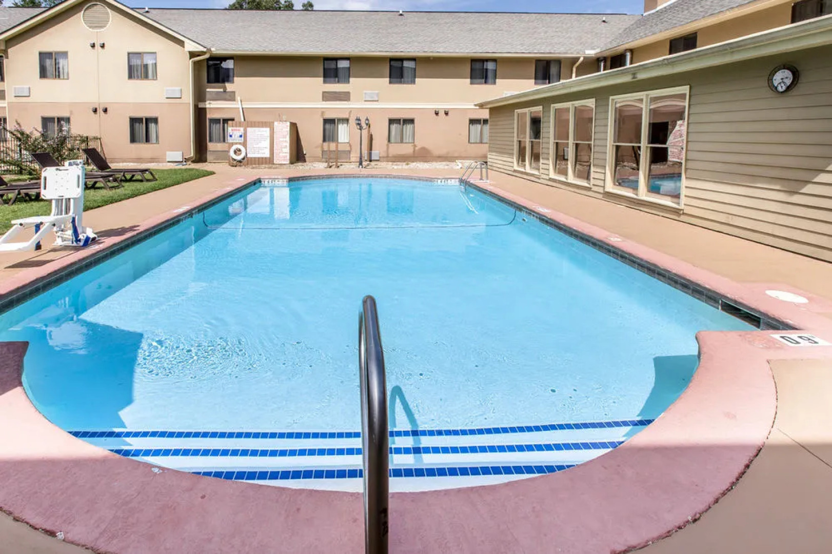 Comfort Inn & Suites at Robins Air Force Base