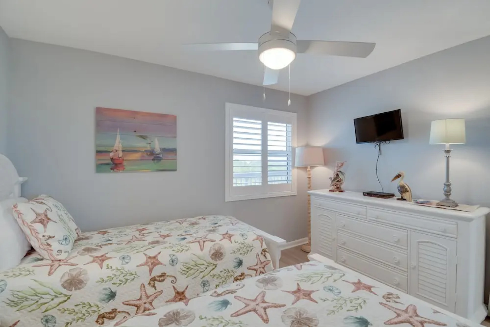 Gulf Shores Condo: Covered Balcony & Beach Access