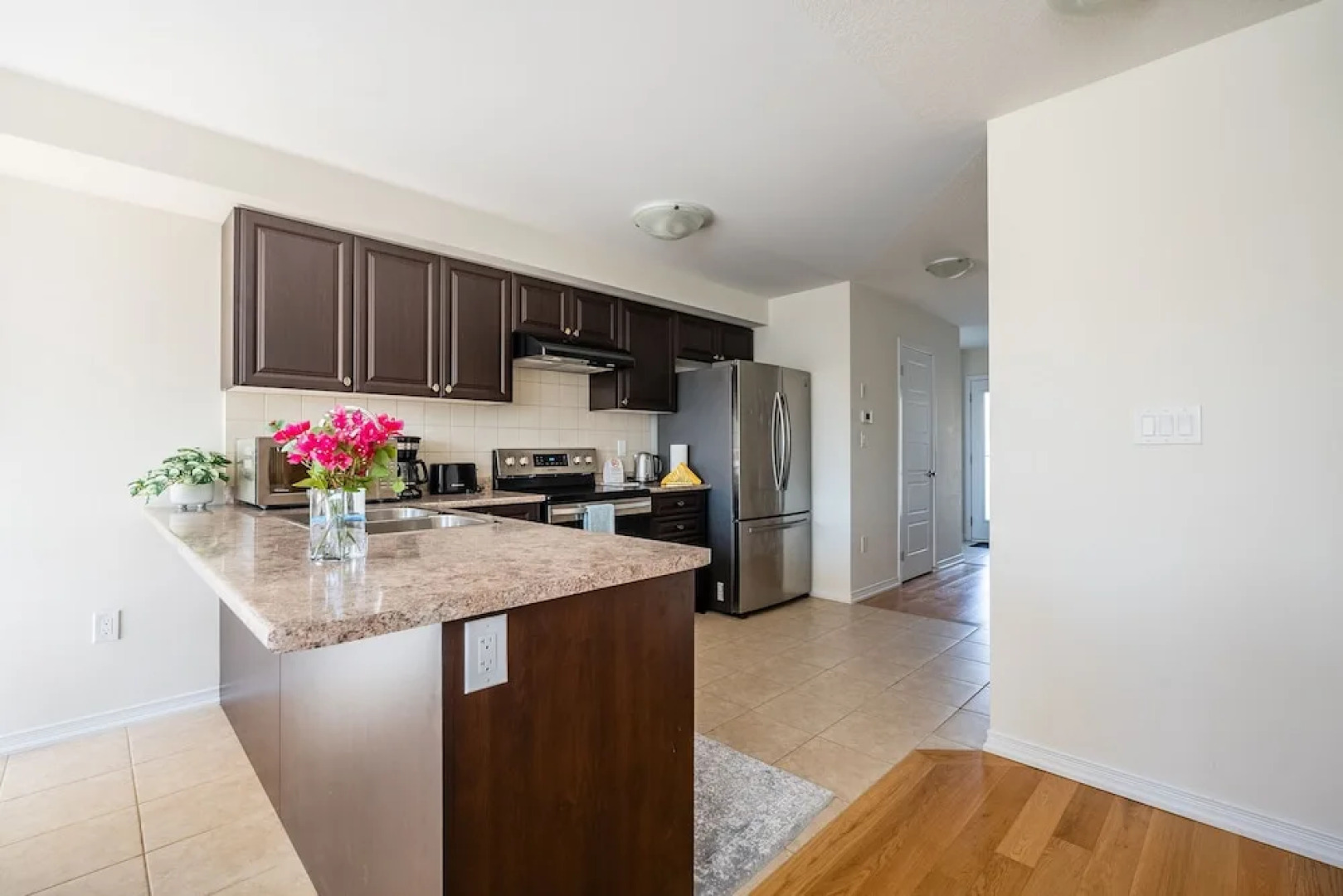 New 3BR Townhouse, Minutes to Niagara Falls and Brock University by GLOBALSTAY