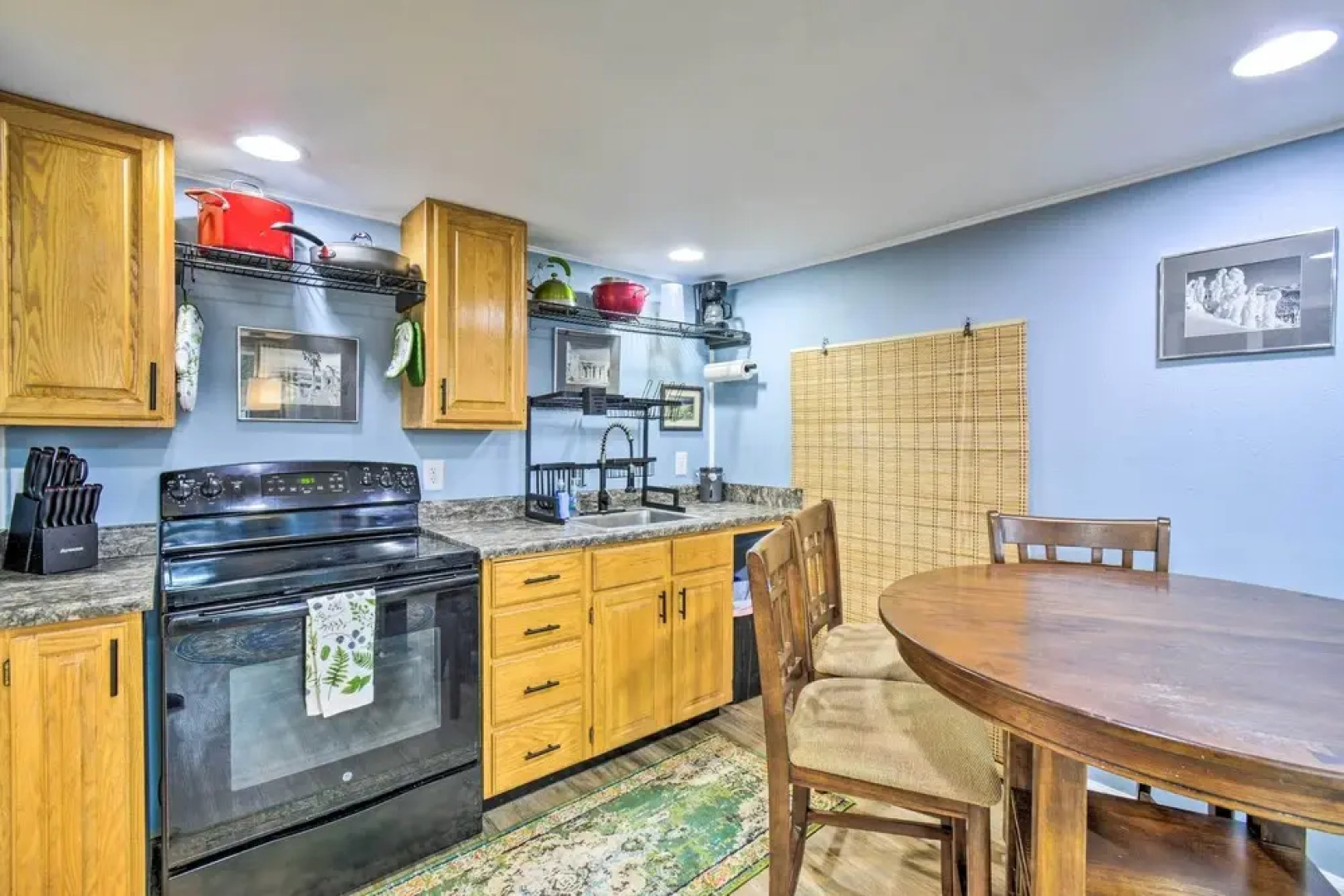 Bremerton Apartment 2 Mi to Boardwalk!