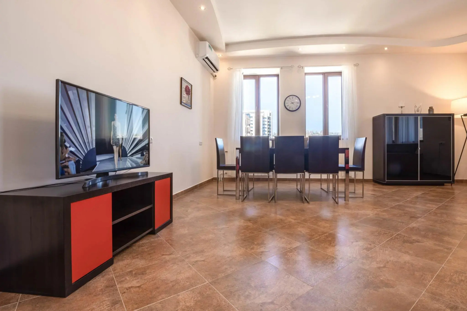 Stay Inn (Стей Инн) на улице Амиряна 4/6