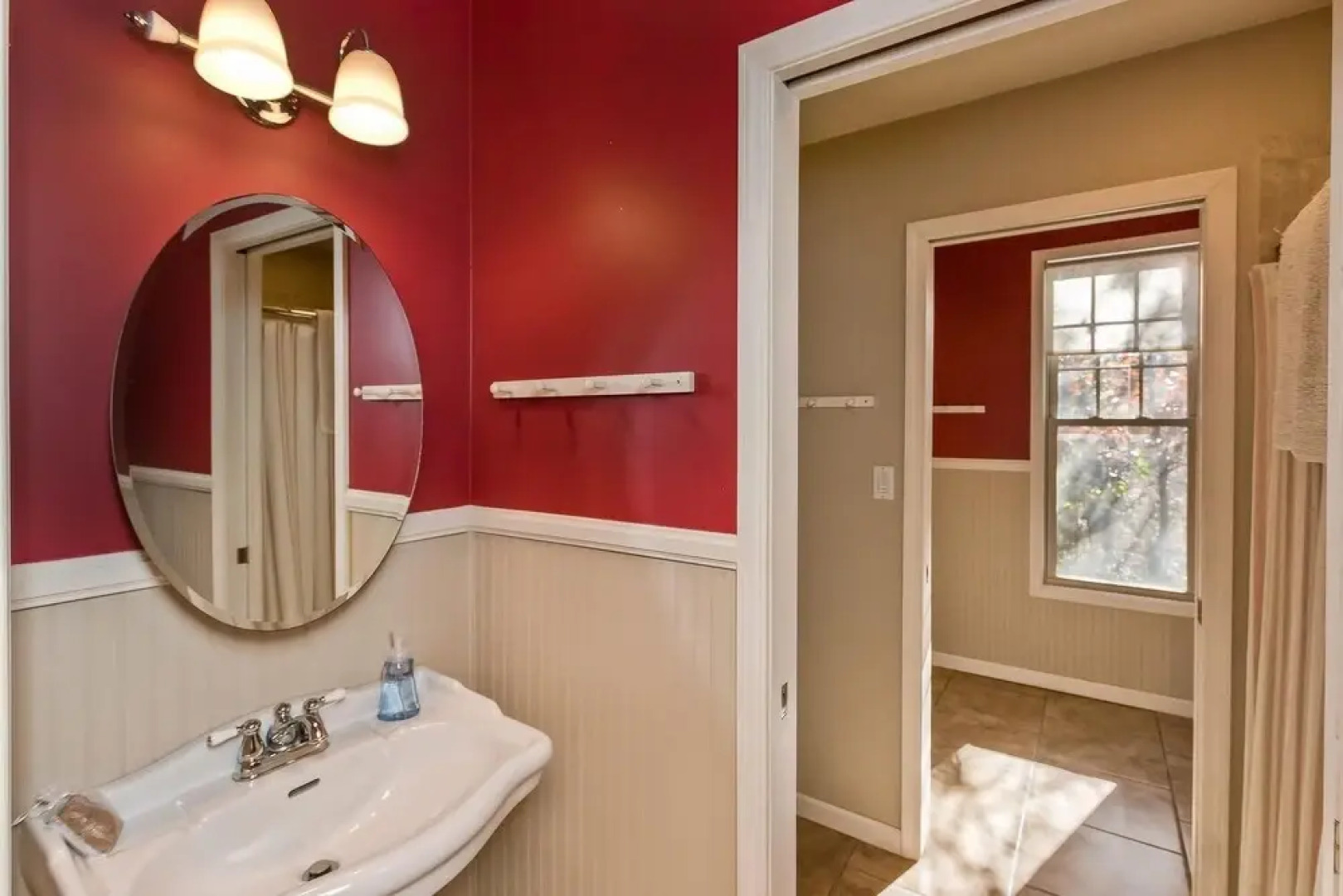 Rumbling Bald Resort Home In Lake Lure - Wifi - Community Beach, Pool, Golf And More 5 Bedroom Home by Sunscape Property Management