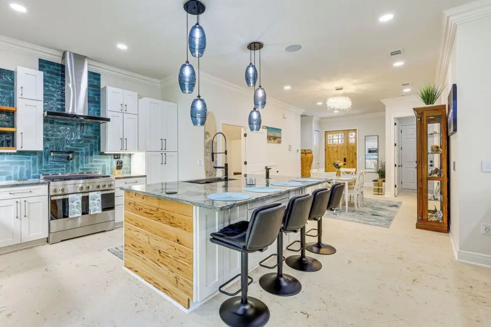 'the Blue Oasis' Jax Beach Gem w/ Coastal Charm!