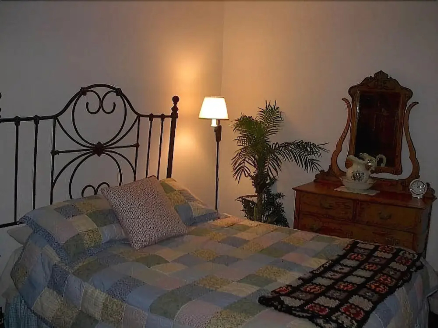 La Perla at Gregory House Country Inn & Restaurant