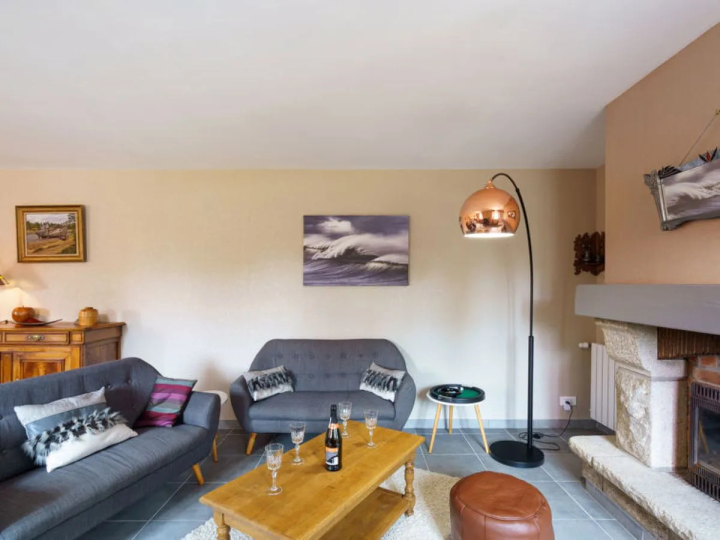 Les Volets Rouges (PEU101)