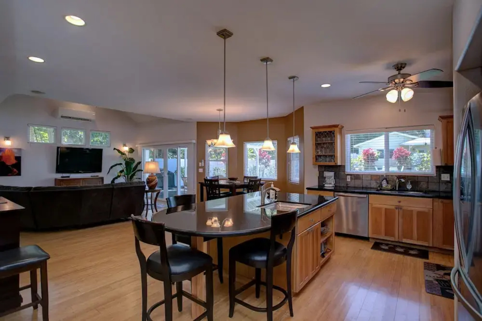 Grand Melemele 3 Bedroom Home by RedAwning