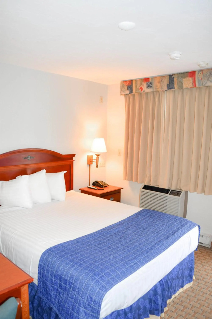 Knights Inn North Attleboro