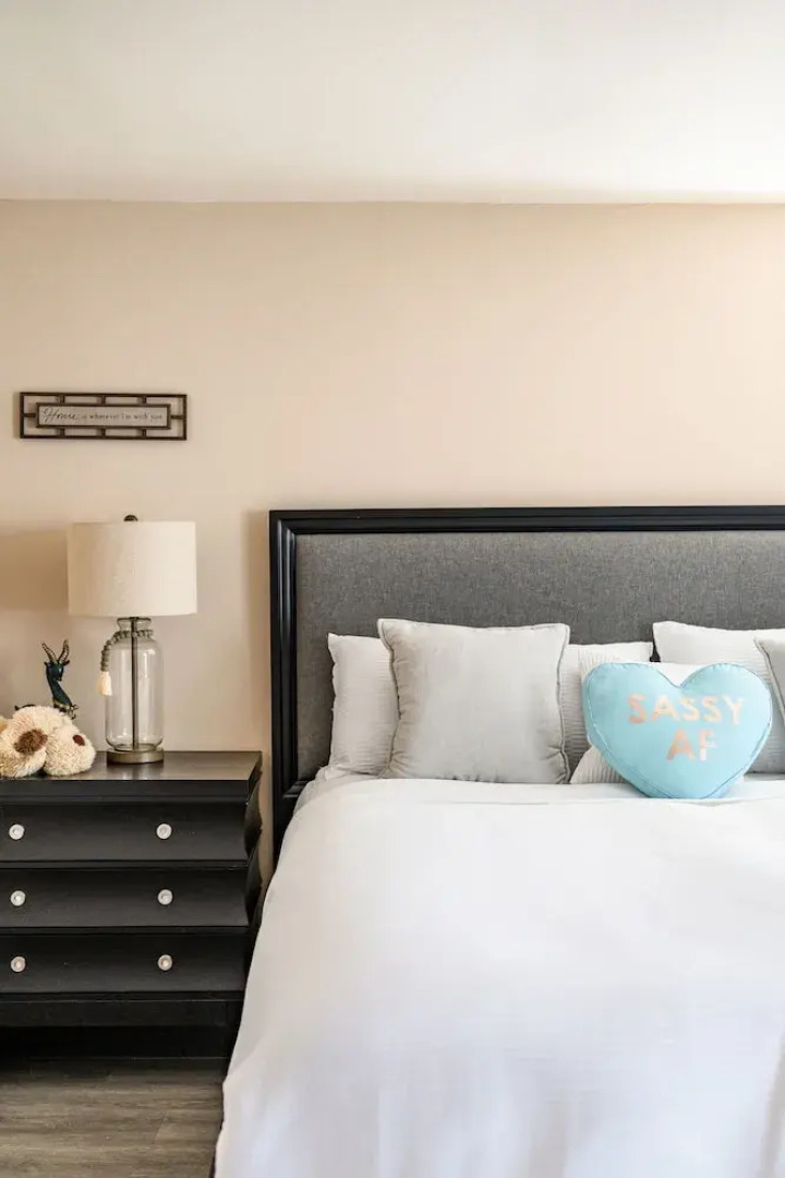 Whimsical Family Stay 10 Min Walk to PV Hospital