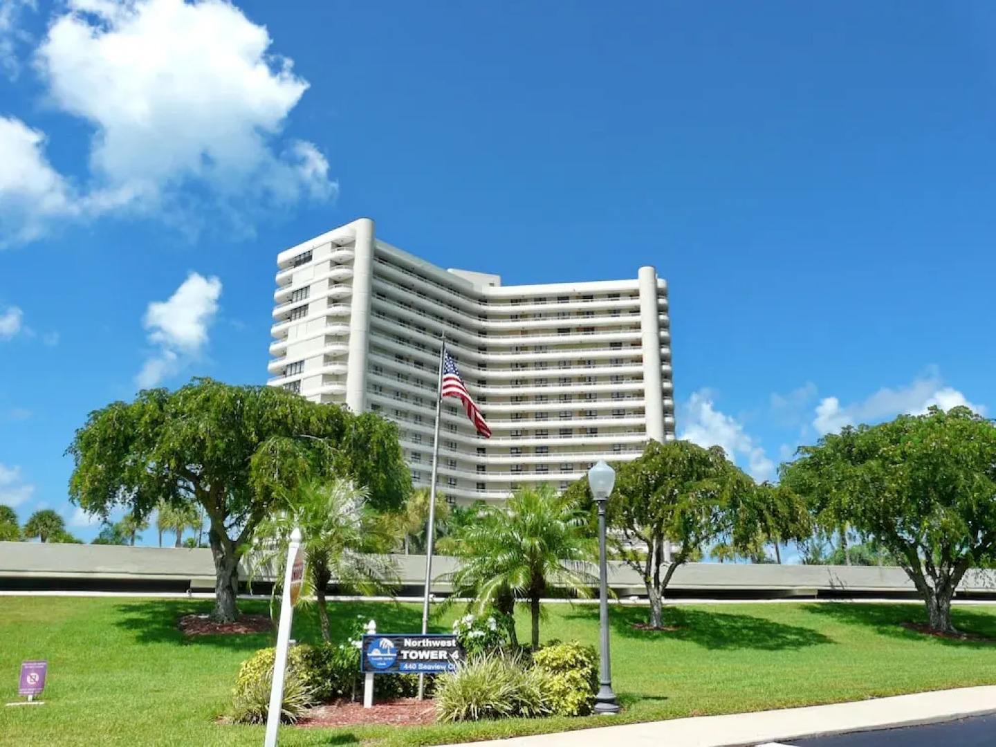 South Seas Tower 4-1711