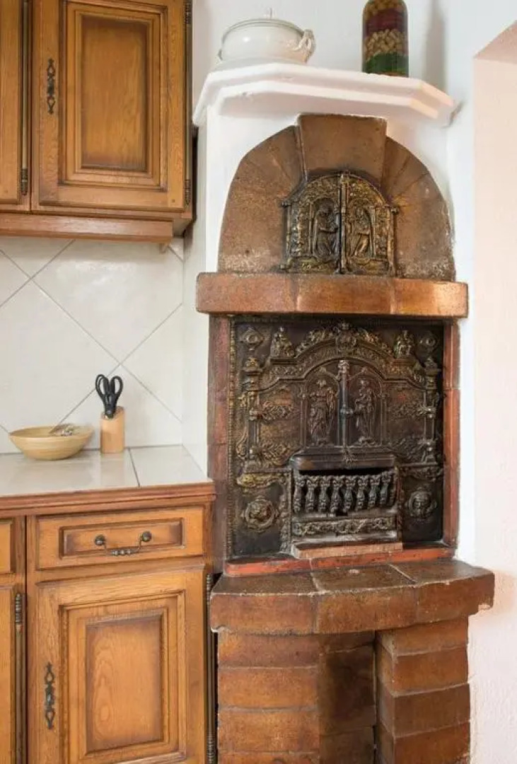 Villa with Pool in Provence -Villa Romantique Sleeps Up To 12+4 in Optional Gite