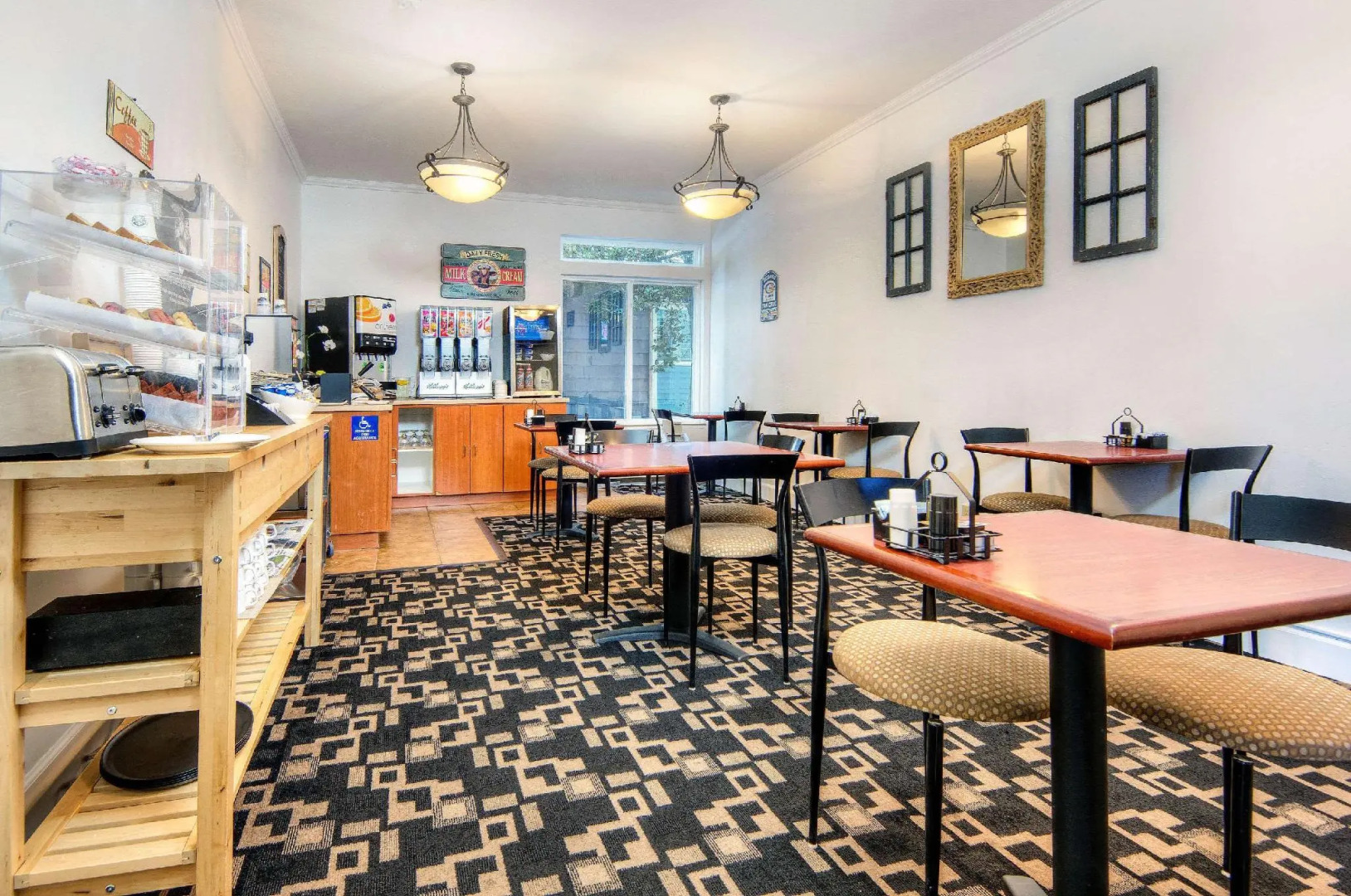 Aggie Inn, an Ascend Collection Hotel