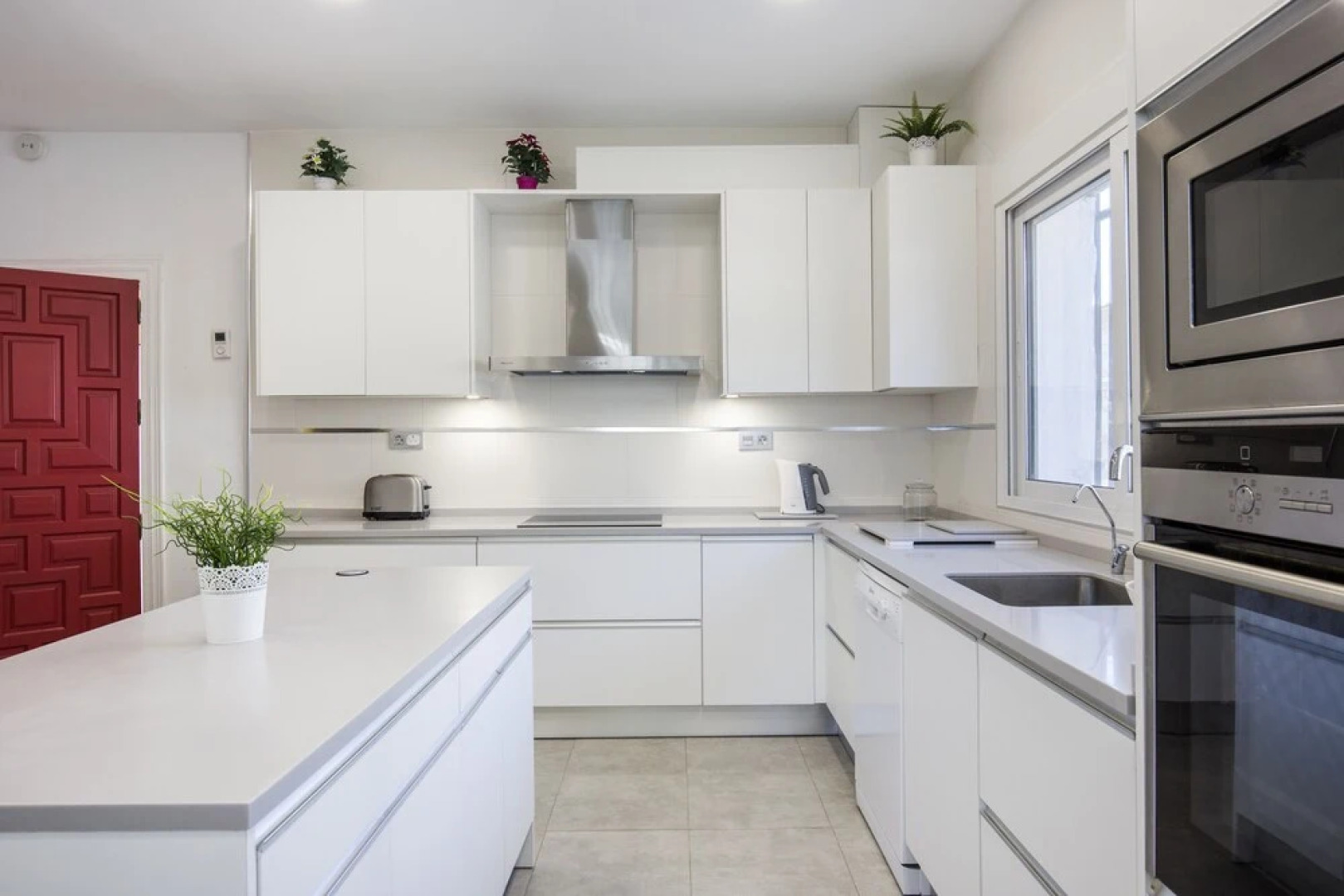 Remarkable 5-bed Villa in Fortuna