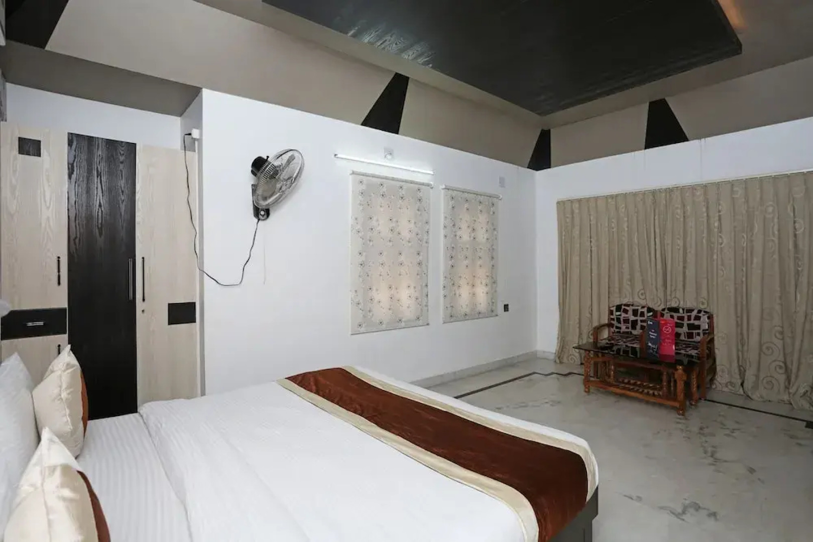 OYO 6680 Hotel Galaxy International