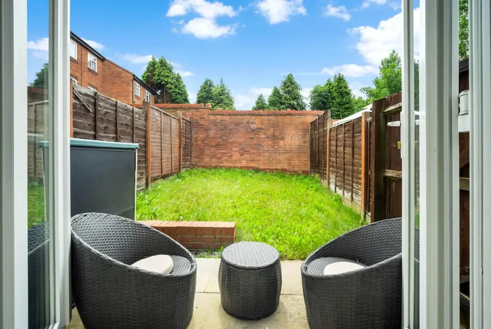 Cute Modern Mews Home in Oldbury