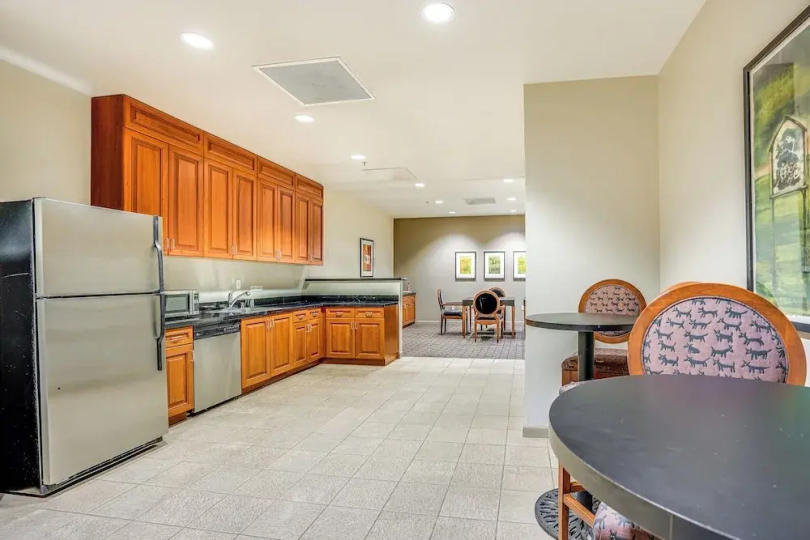 Luxe Condo w/ Private Patio & Perks in Emeryville!