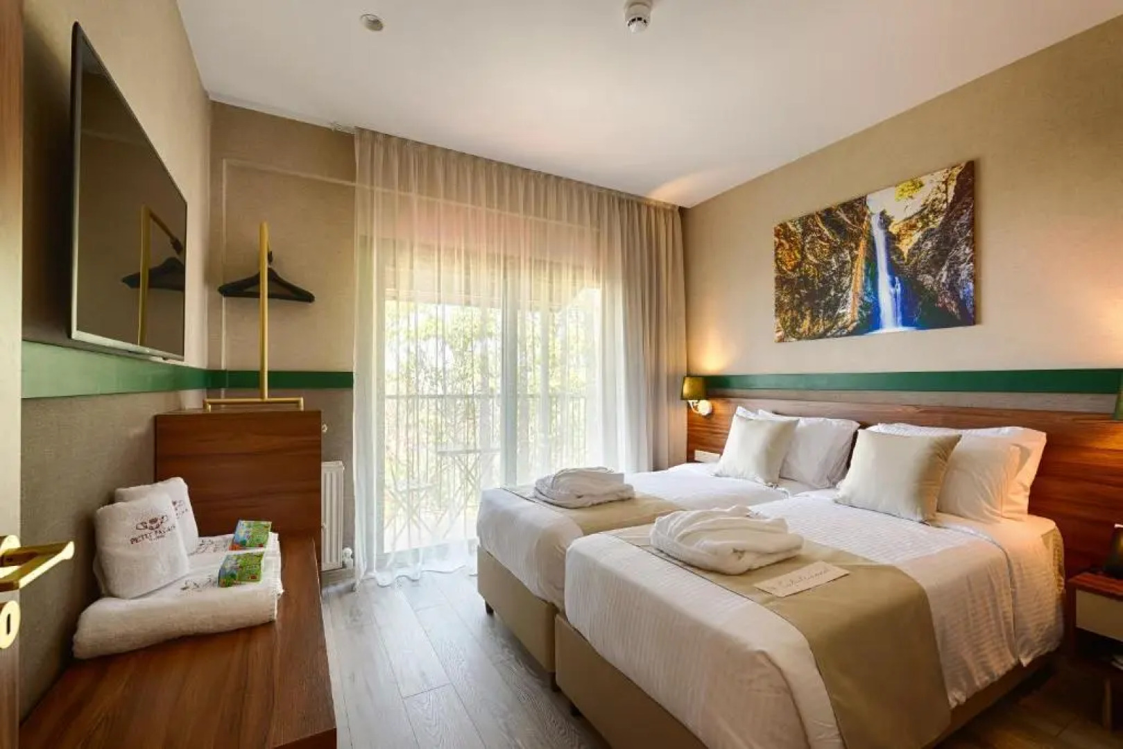 Petit Palais Platres Hotel