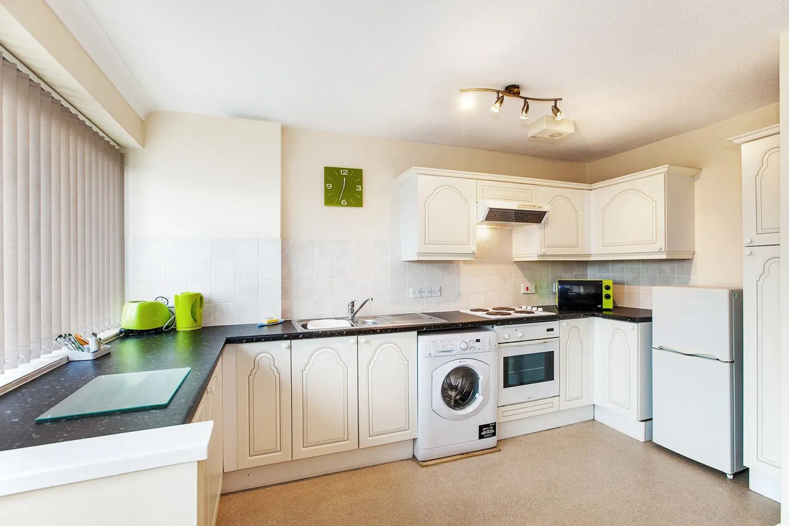 South Row Serviced Apartments - Shortstay MK