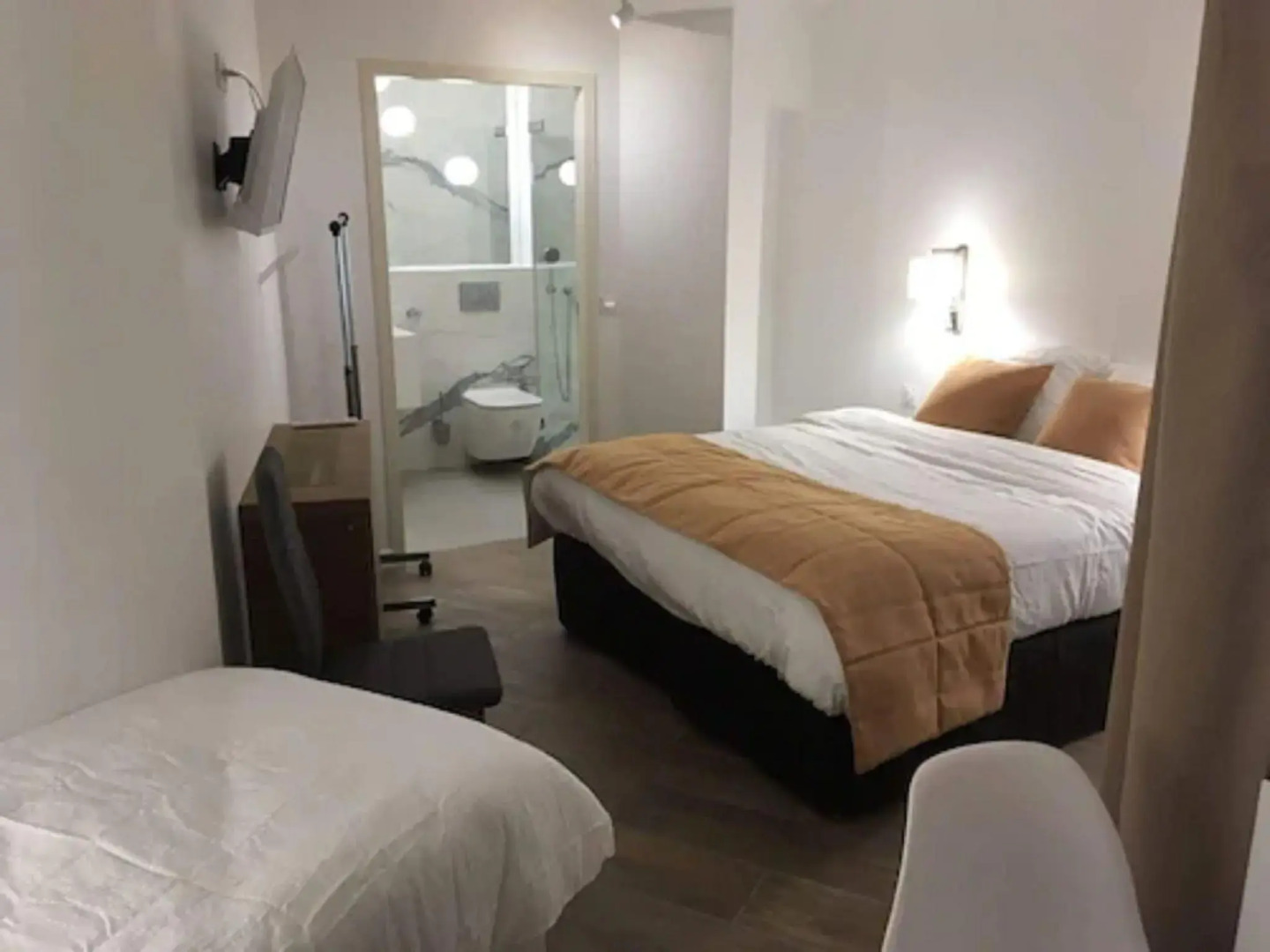 Отель Ferney République