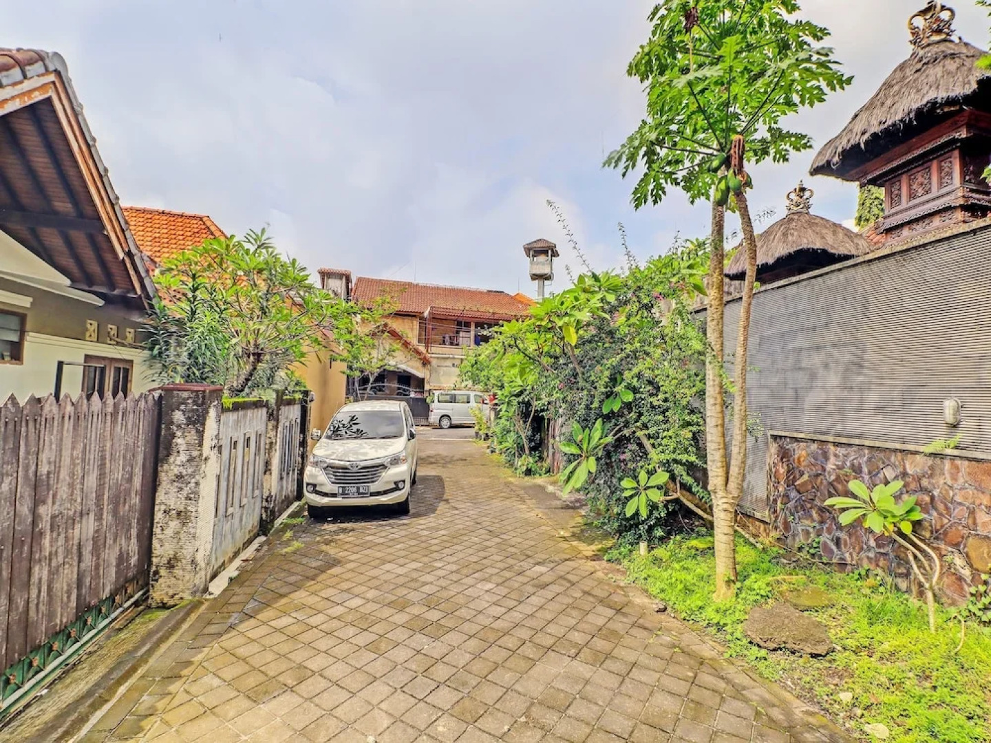 Gusti Residence by OYO Rooms