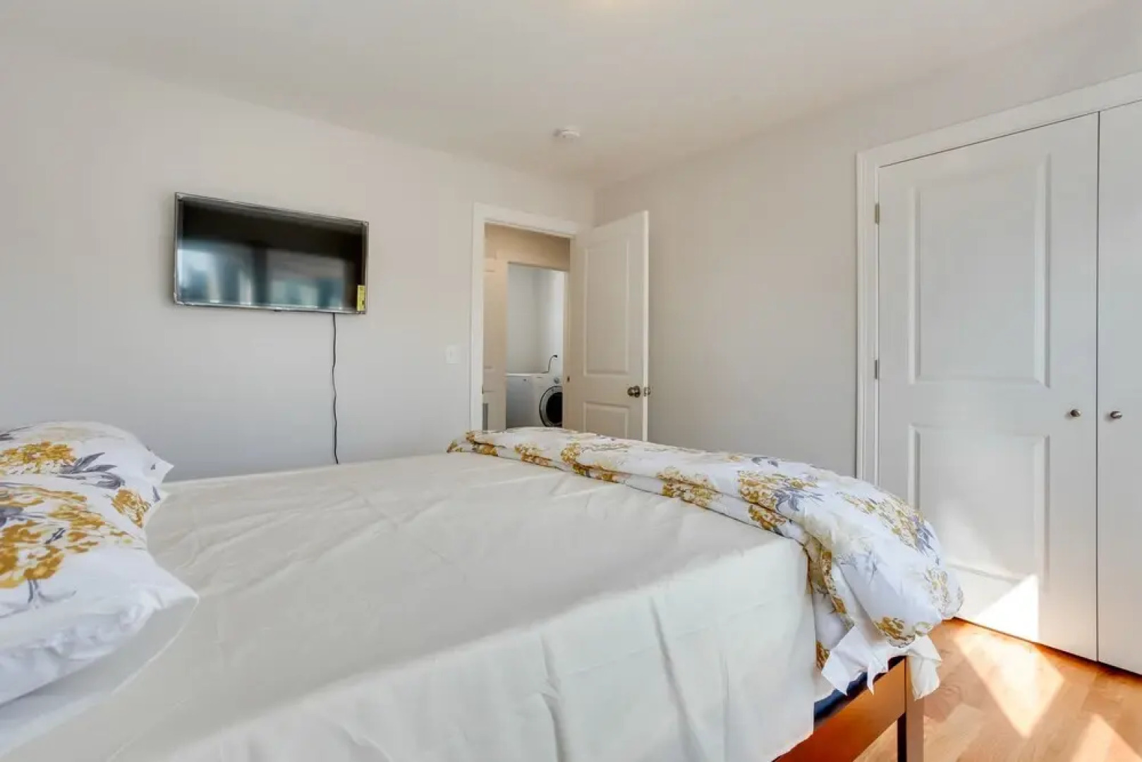 Bright Newark Vacation Rental Near New York!