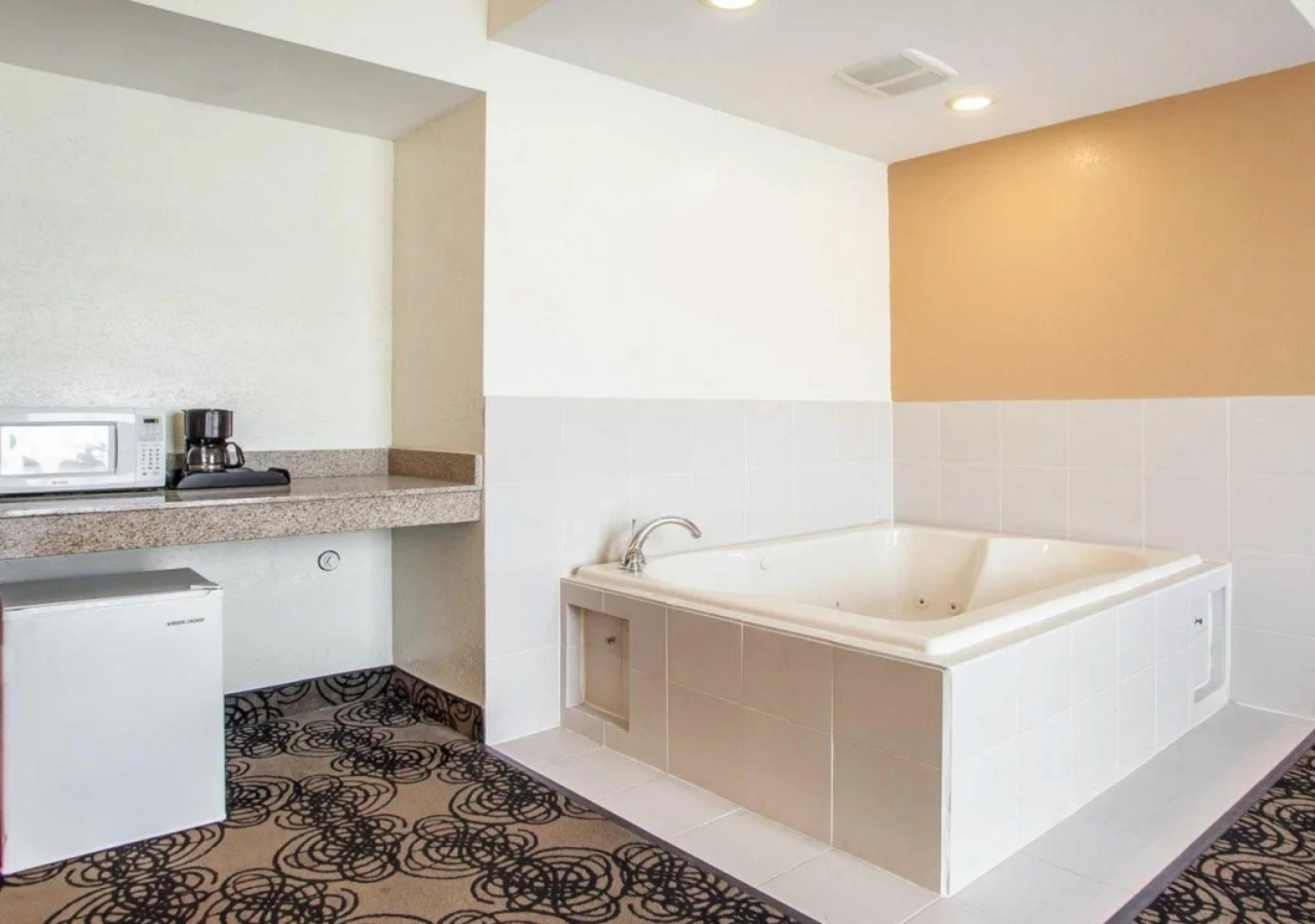 Quality Suites Milwaukee Airport