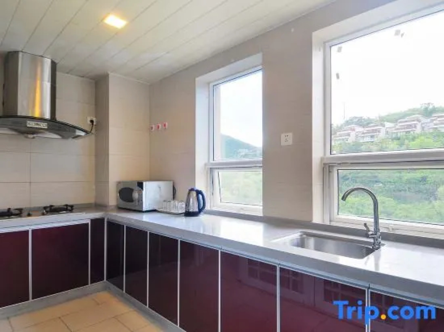 Sanya Zhiaihe Seaview Apartment (Sanya Jinling Seaview Garden Branch)