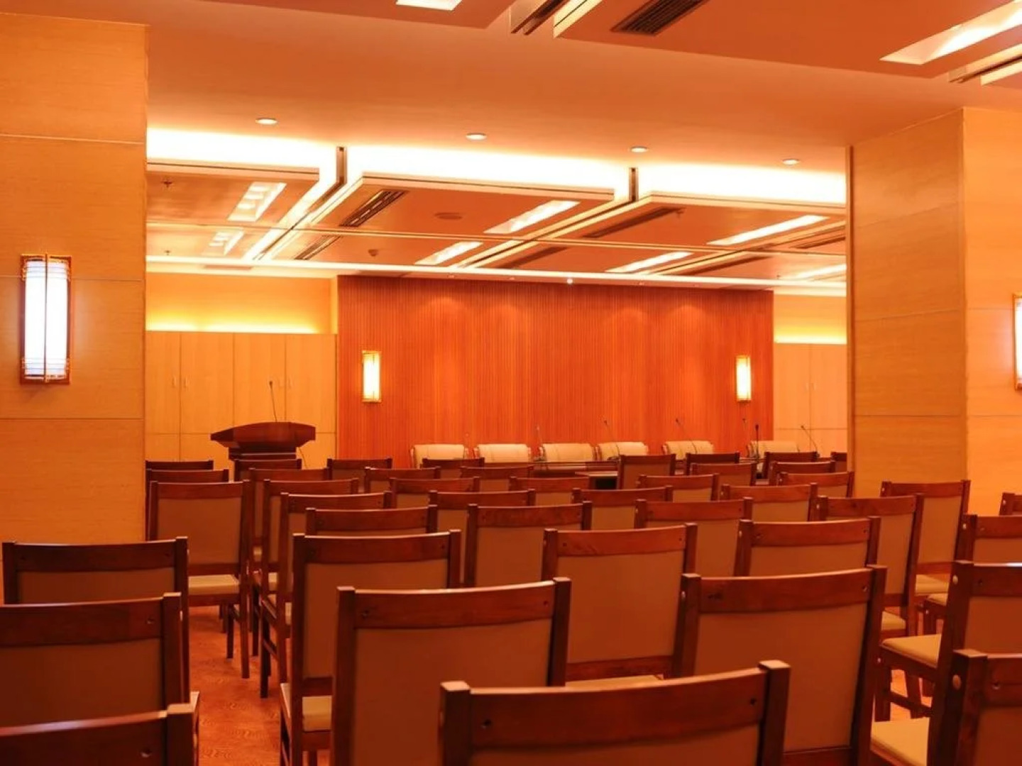 Rising Dragon International Hotel