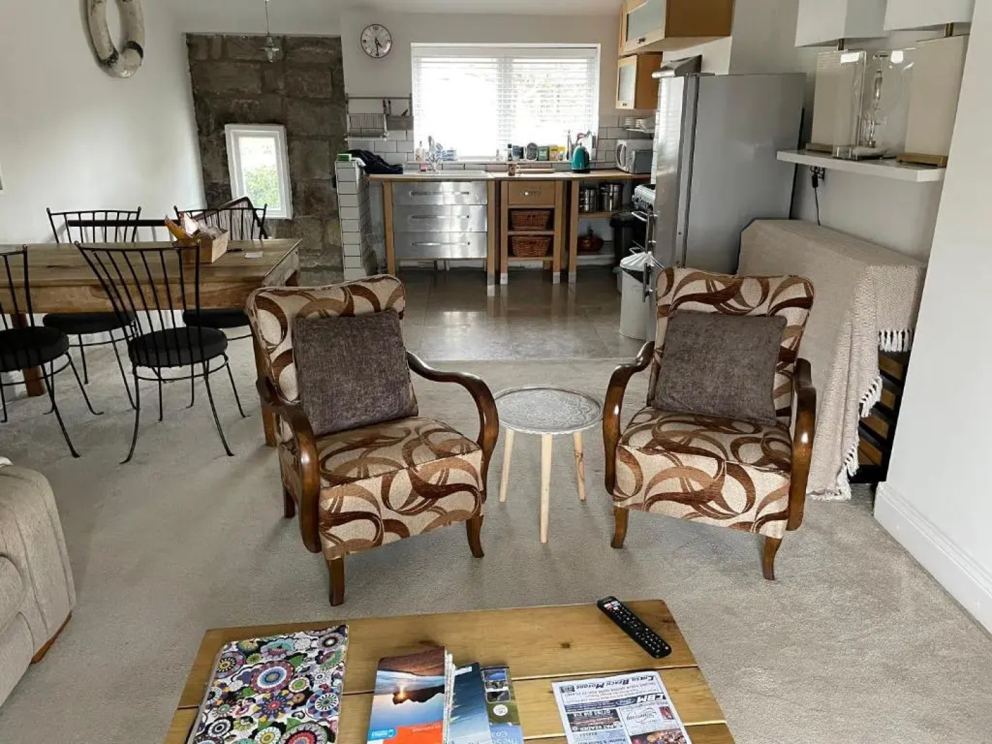 Seaviews oodles of charm sleeps 5 with guest beds