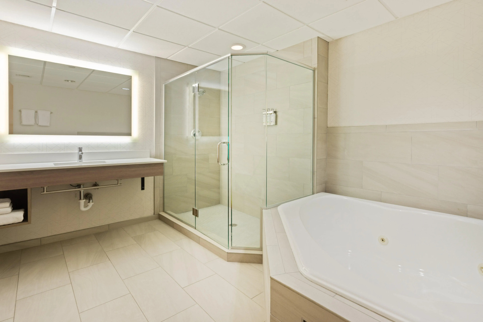 Holiday Inn Express Hauppauge-Long Island