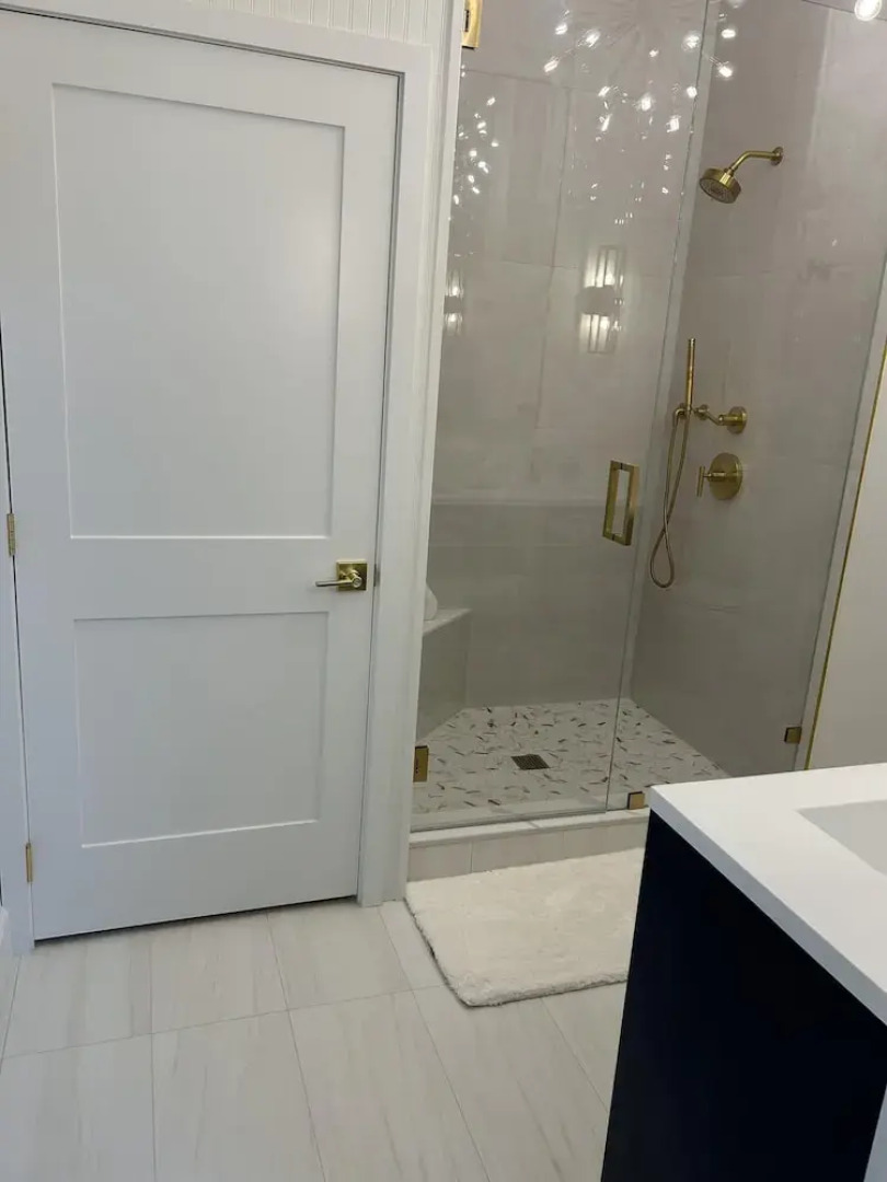 Beautiful Updated Stilted Home Makes For A Super Getaway. 3 Bedroom Home by RedAwning