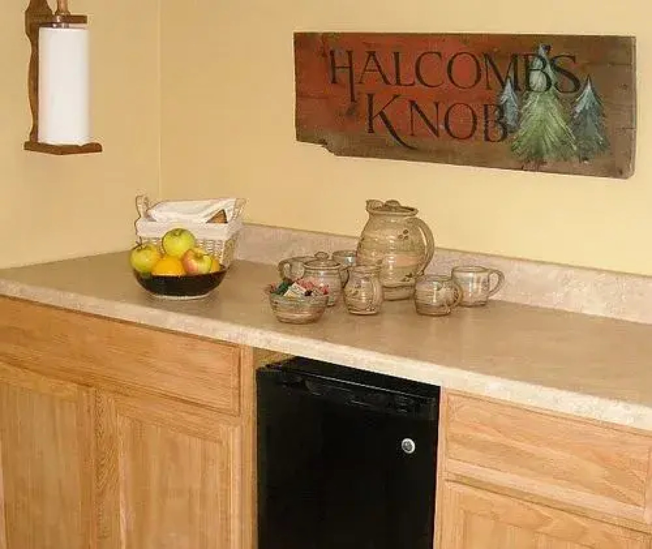 |Halcomb's Knob B and B