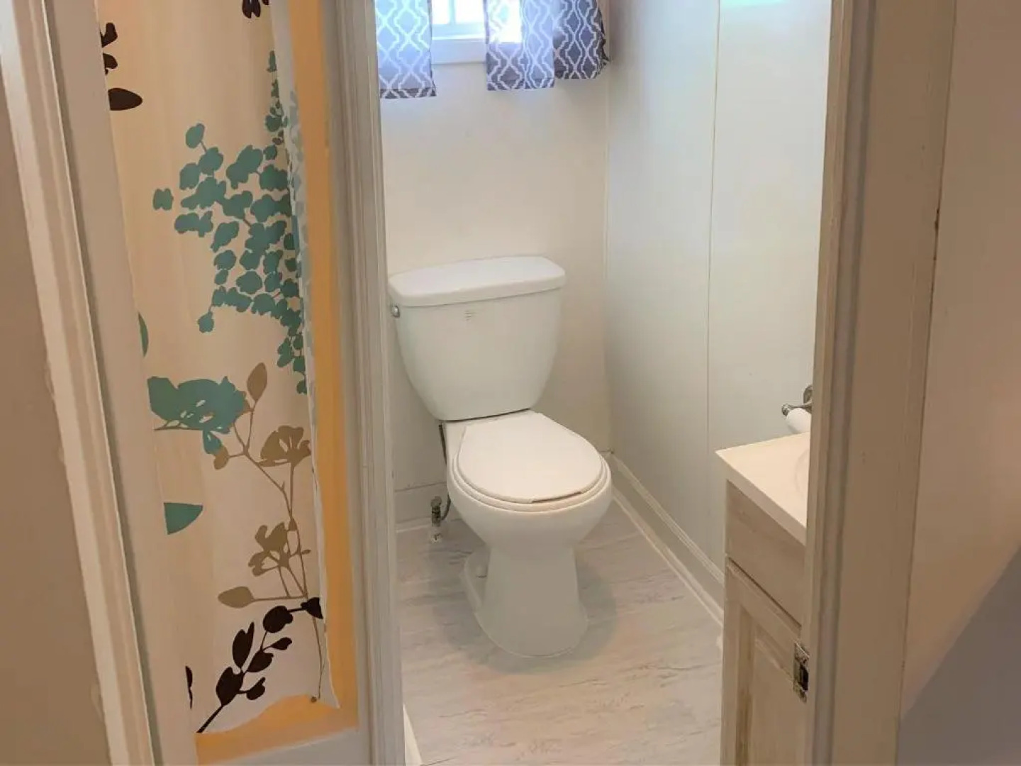 Key Lime Cottage - 1930's Cottage Steps from the Sand