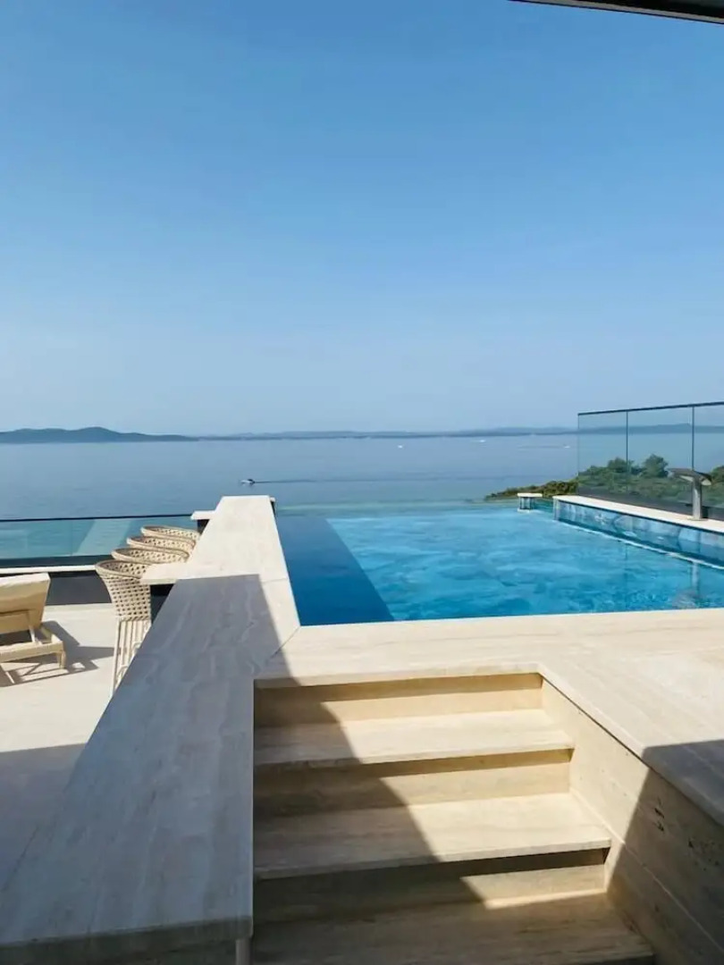 Deen Deluxe Penthouse with infinity pool