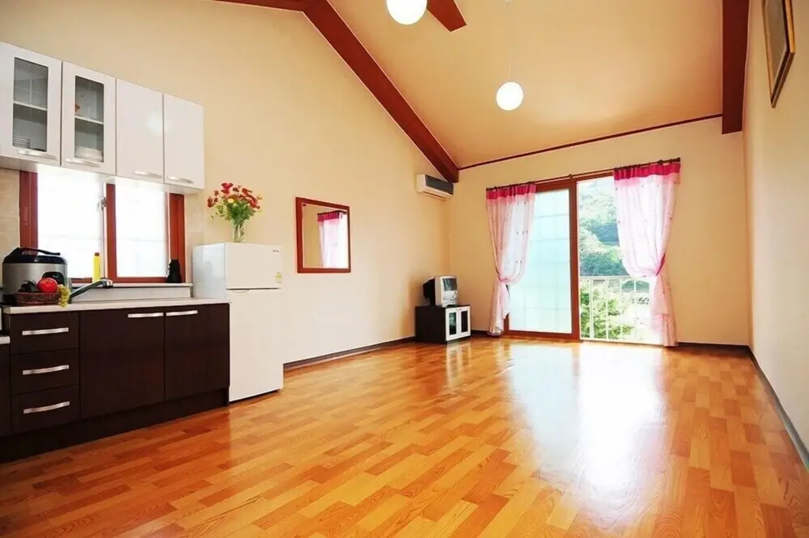 Songnisan Mountain White