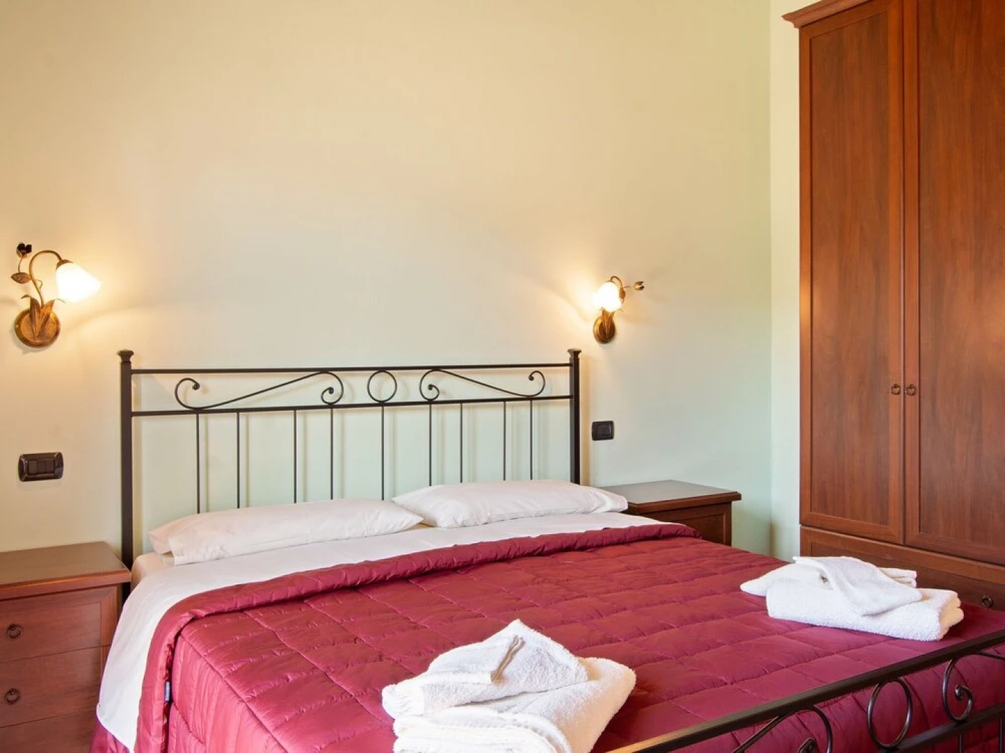 Luxurious Holiday Home in Marsciano With Swimming Pool