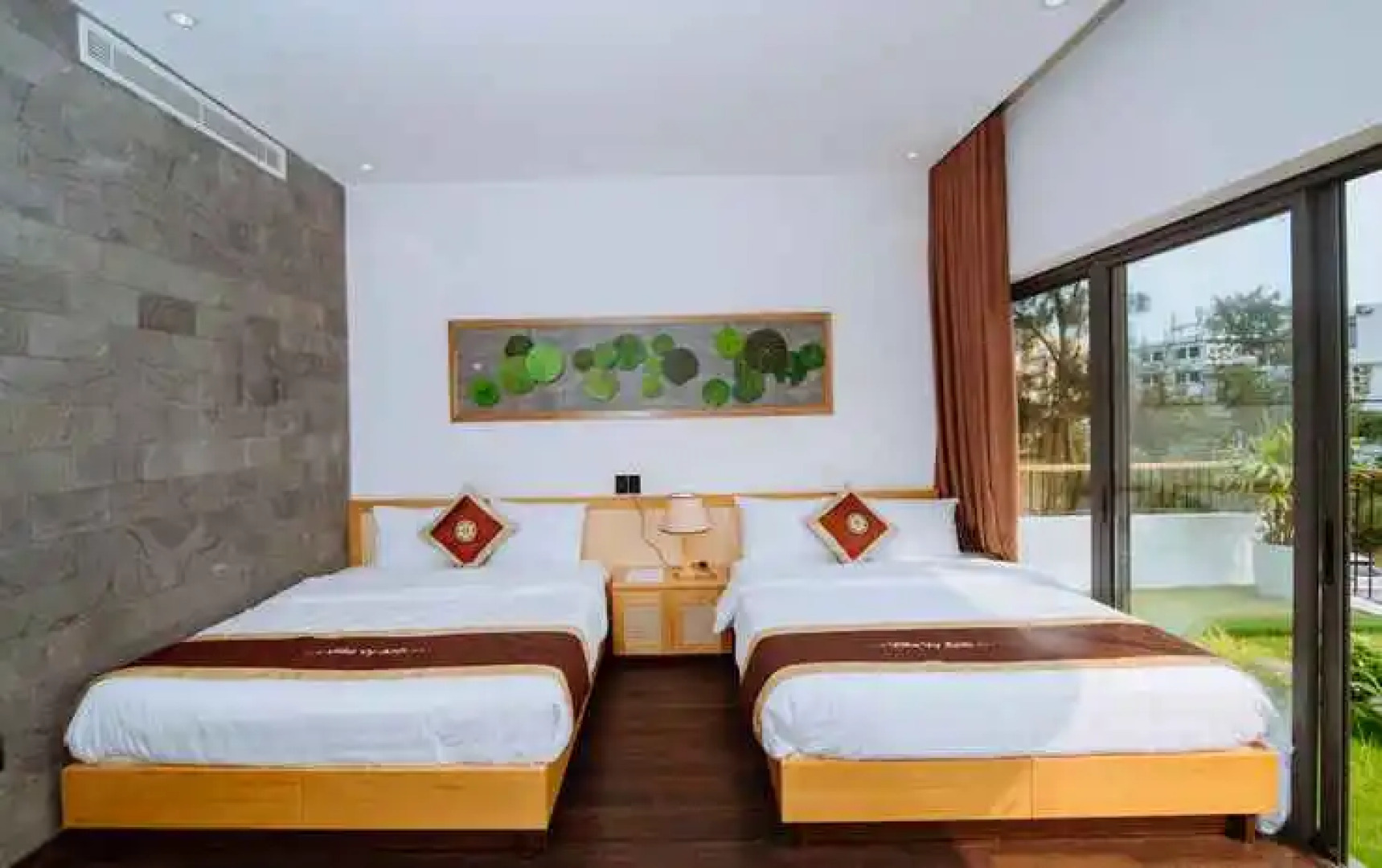 Duong Sat Quang Binh Hotel