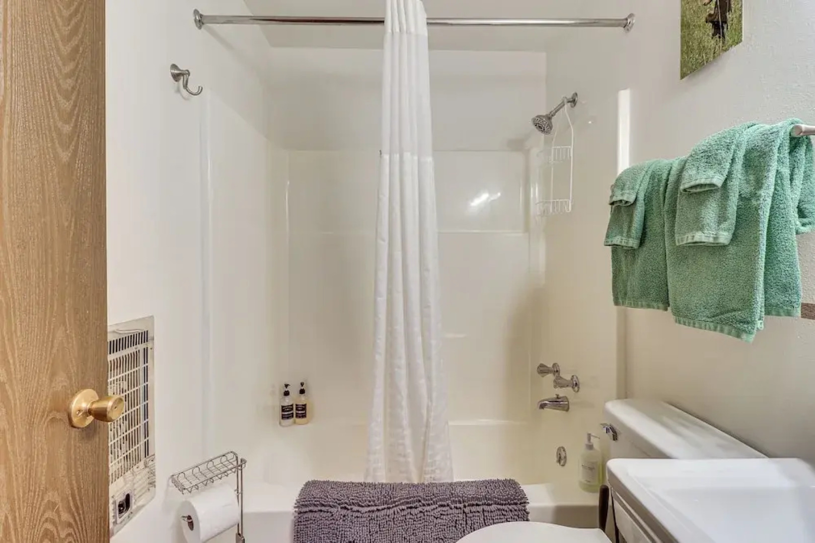 Scenic Forest Lodge Outside Glacier National Park!