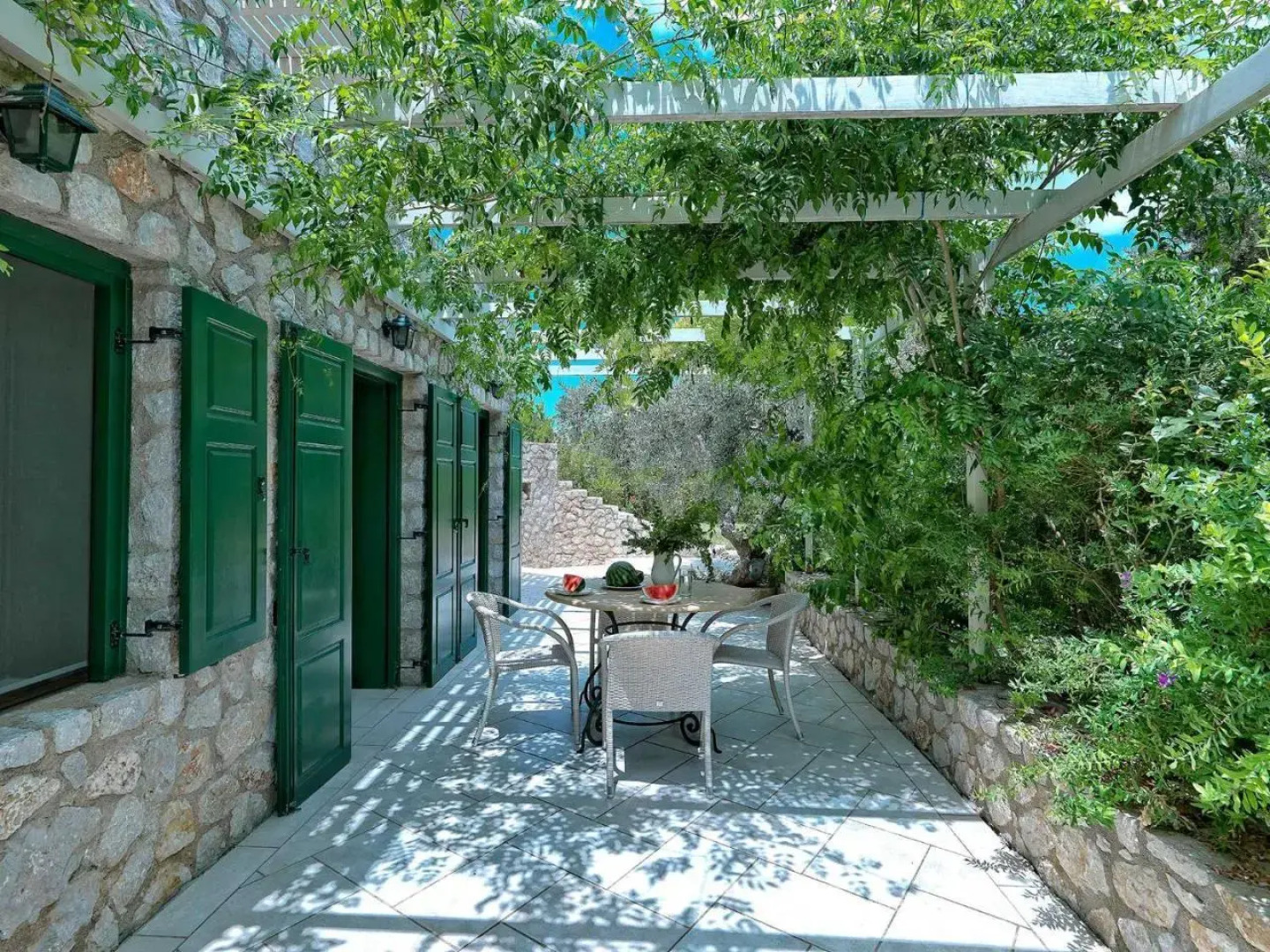 Villa Aria - Luxury Beachfront Villa with Pool and Tennis Court