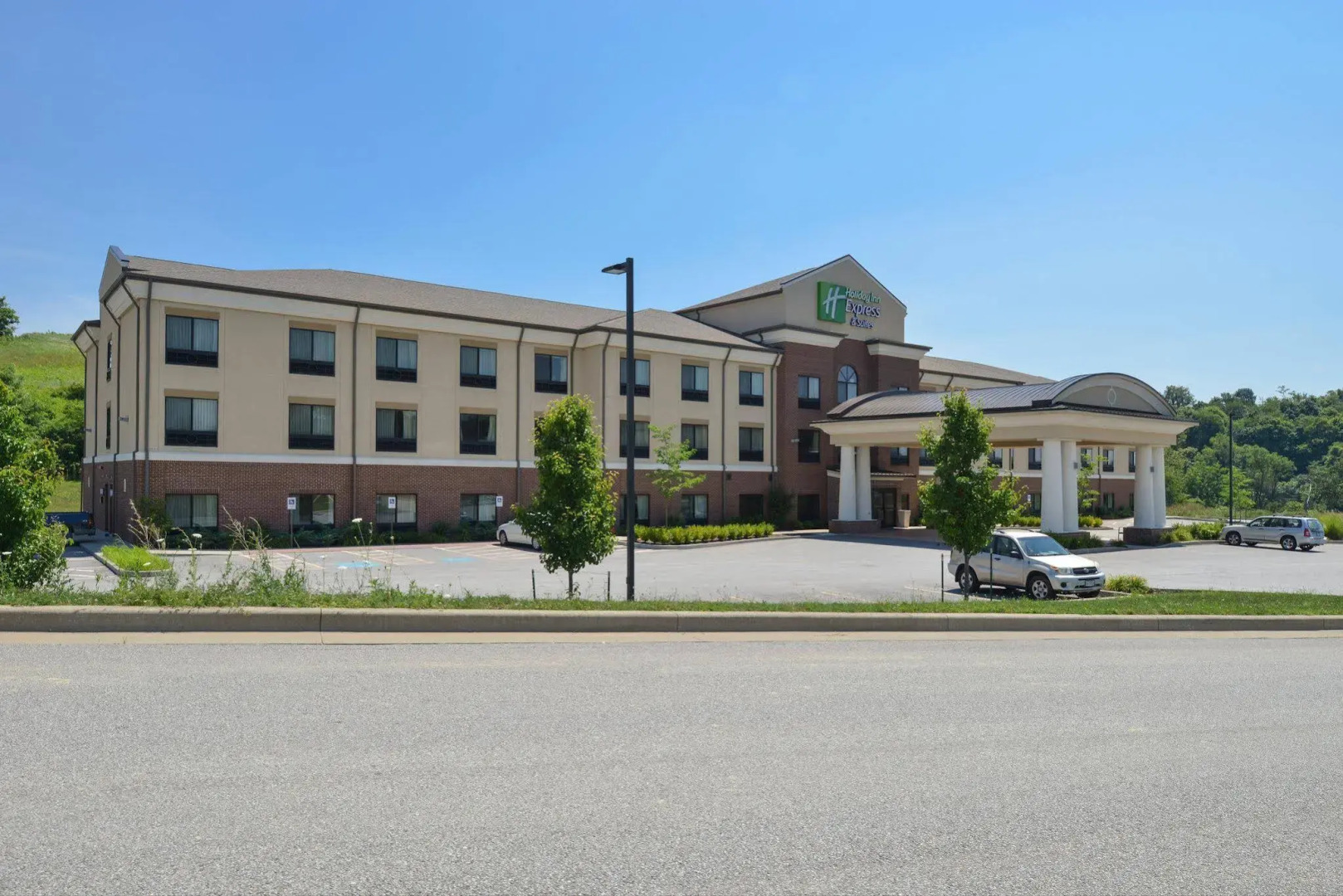 Holiday Inn Express & Suites Wheeling by IHG