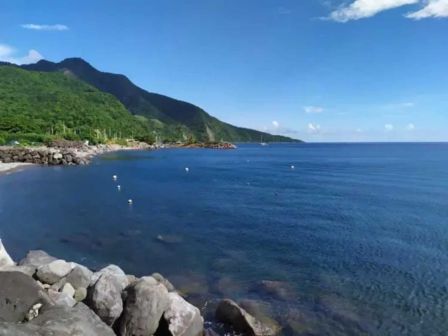 Charmant appartement en bord de mer avec piscine